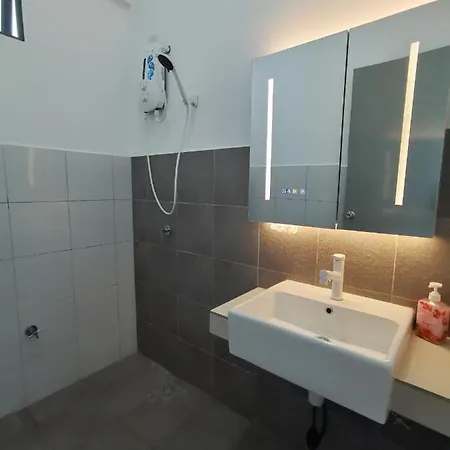 Super Comfort 2R2B Luxury Seaview Sandakan Exterior photo